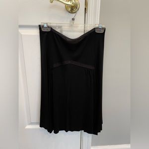 NWT. Diane von Furstenberg Black Skirt. Size 6.